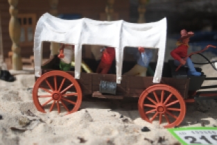 Timpo Toys G.219 Covered wagon 'Cowboys with covered wagons on a buffalo hunt', 2nd version