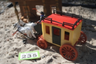 Timpo Toys G.235 Wells Fargo Stagecoach with coachman, 1st version