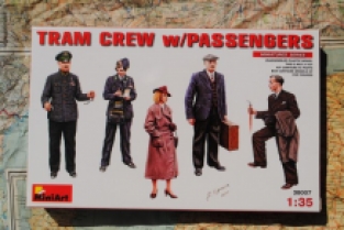 Mini Art 38007 TRAM CREW with PASSENGERS