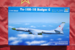 Trumpeter 03908 Tu-16K-10 Badger C