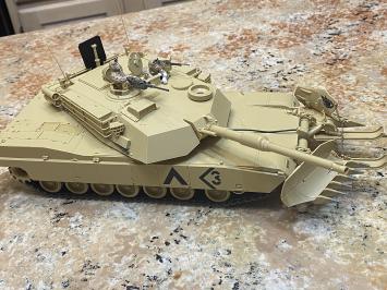 Tamiya 35158 U.S. M1A1 Abrams with Mine Plow