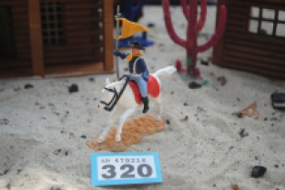 Timpo Toys B.320 Union Army Soldier riding American Civil War / US 7th Cavalry with extremely rare 7th Cavalry flag -2nd version