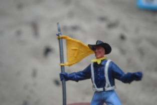 Timpo Toys B.354 Union Army Soldier standing American Civil War / US 7th Cavalry 2nd version with extremely rare 7th Cavalry flag