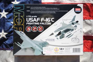 Academy 12541 USAF F-16C 