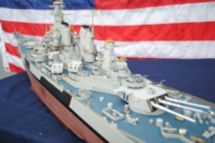 Trumpeter 03706 USS Iowa BB-61 'built for display'