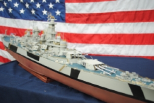 Trumpeter 03706 USS Iowa BB-61 'built for display'