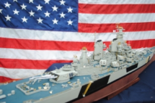 Trumpeter 03706 USS Iowa BB-61 'built for display'