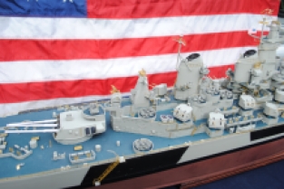 Trumpeter 03706 USS Iowa BB-61 'built for display'