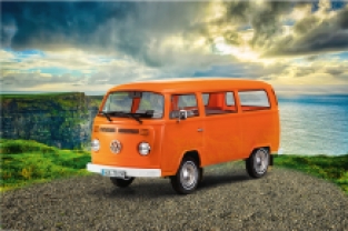 Revell 07667 Volkswagen T2 Bus 'Easy Click'