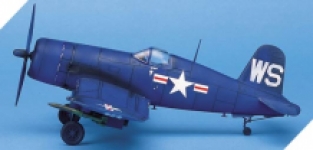 Academy 2124 Vought F4U-4B Corsair