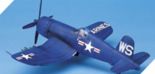 Academy 2124 Vought F4U-4B Corsair