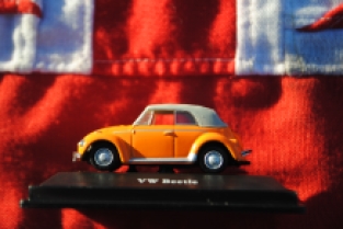 Cararama 711ND-VW02 VW Kever Cabriolet (Closed Top) Orange/Gray