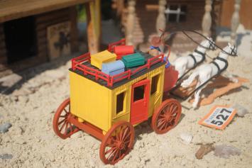 Timpo Toys O.527 Wells Fargo Stagecoach with coachman, 2nd version