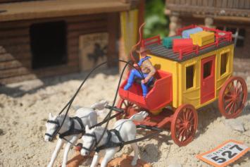 Timpo Toys O.527 Wells Fargo Stagecoach with coachman, 2nd version