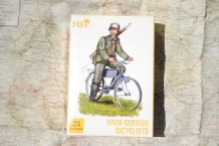 HäT 8119 WWII GERMAN BICYCLISTS