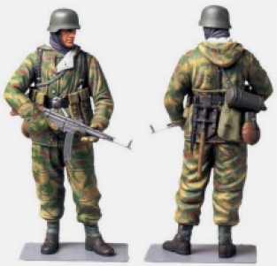 Tamiya 36304 WWII GERMAN INFANTRYMAN 'REVERSIBLE WINTER UNIFORM'