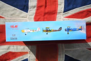 ICM 32039 WWII training biplanes